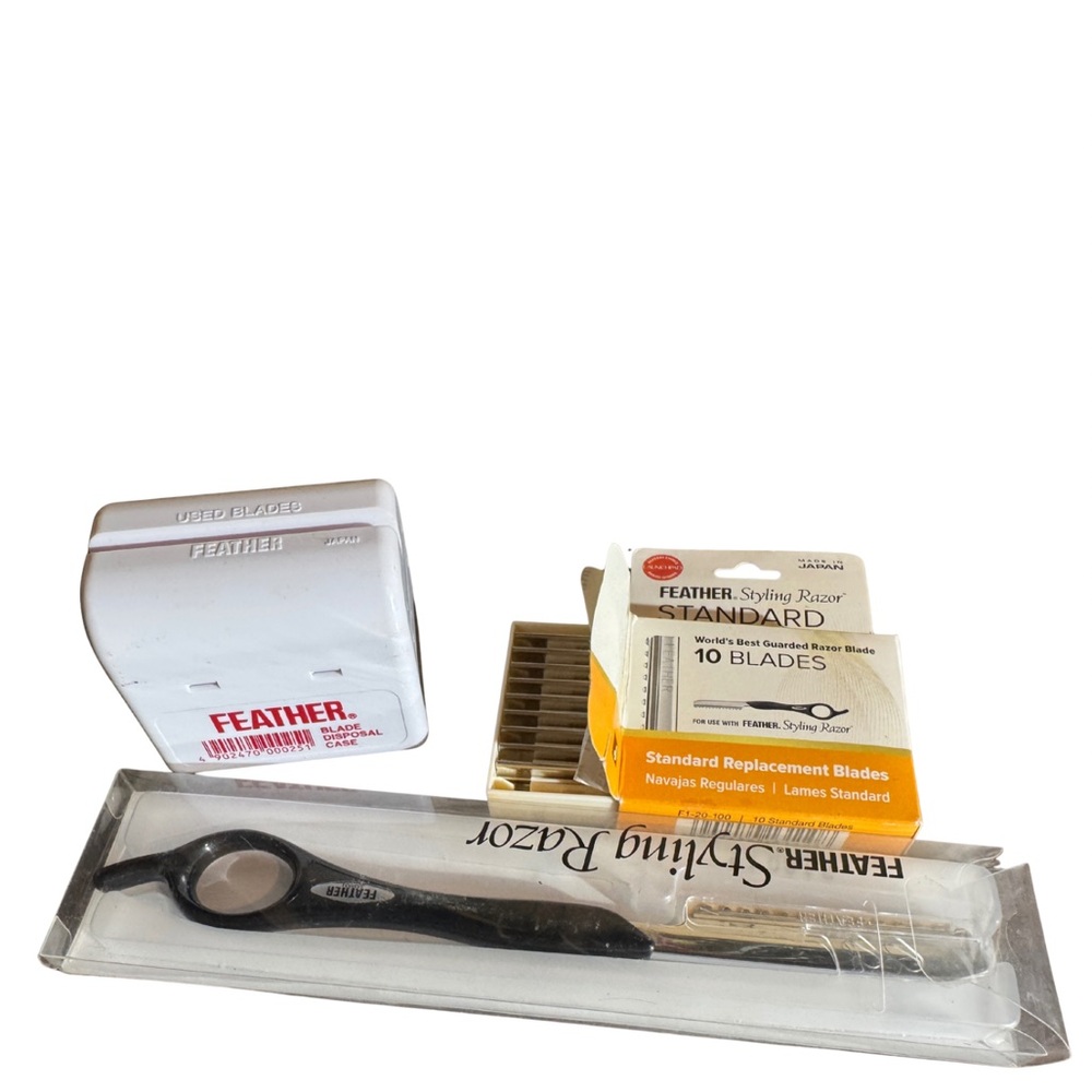 Feathers Black and White Styling Razor Set